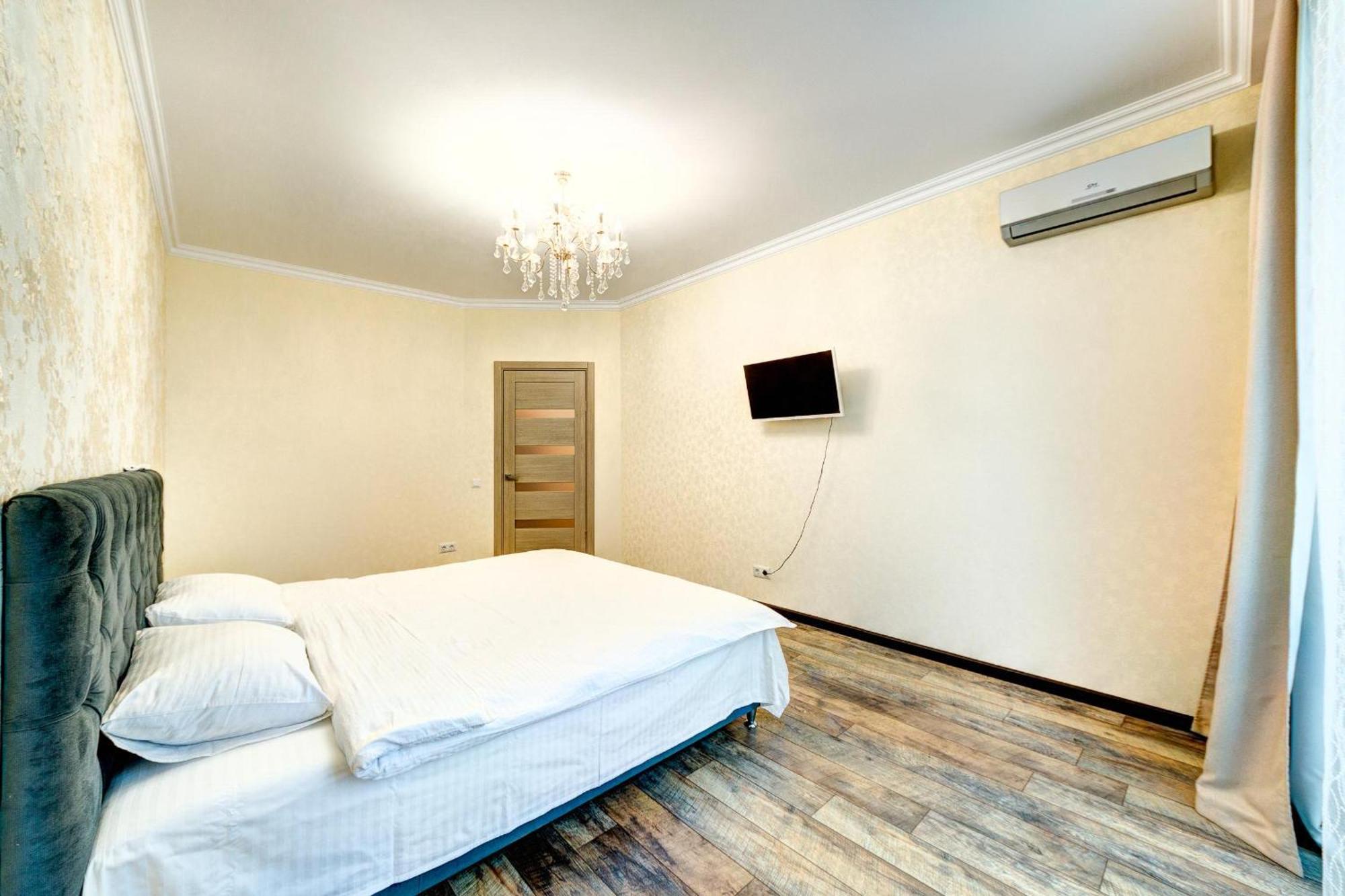 Apartment Voskresenska 18 , Парковые Озера 基輔 客房 照片
