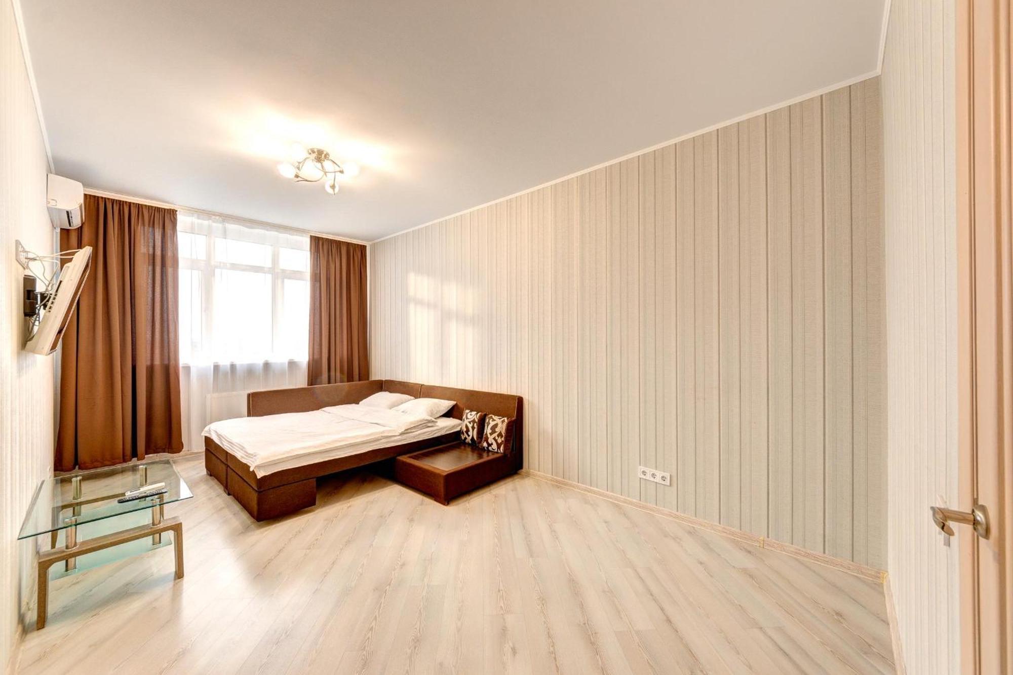 Apartment Voskresenska 18 , Парковые Озера 基輔 客房 照片