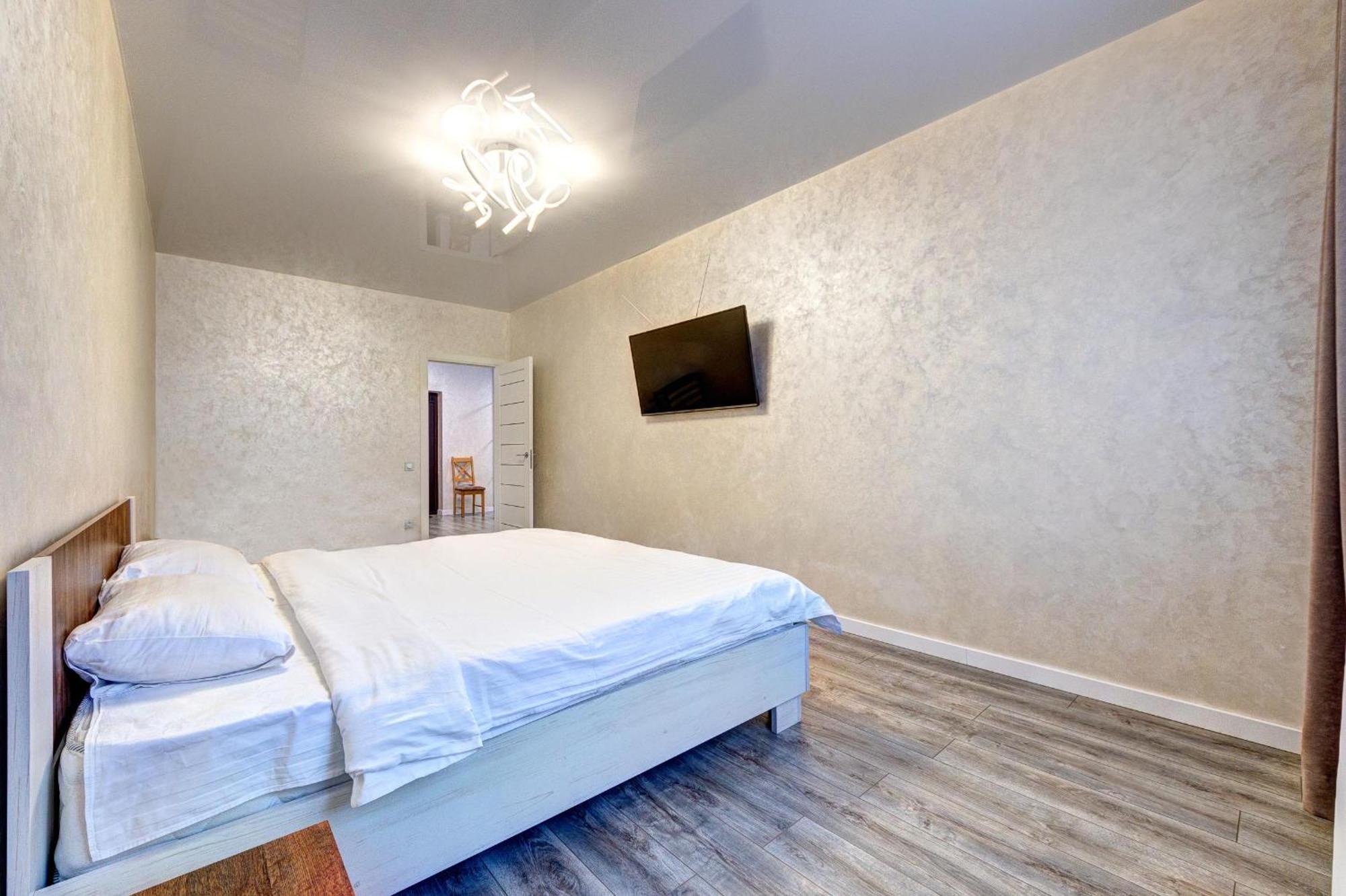 Apartment Voskresenska 18 , Парковые Озера 基輔 客房 照片