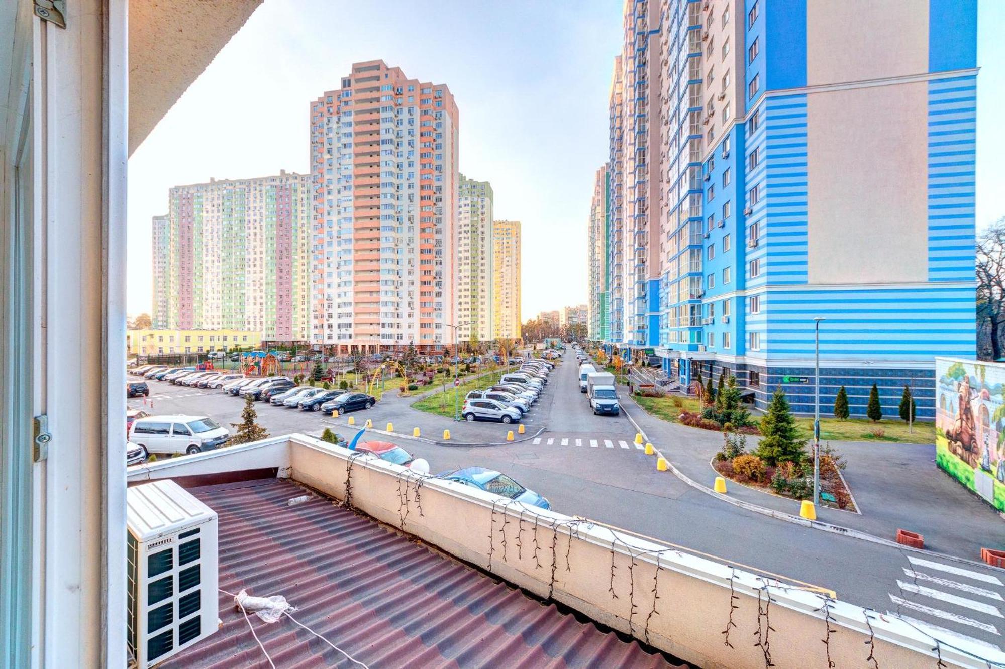 Apartment Voskresenska 18 , Парковые Озера 基輔 客房 照片
