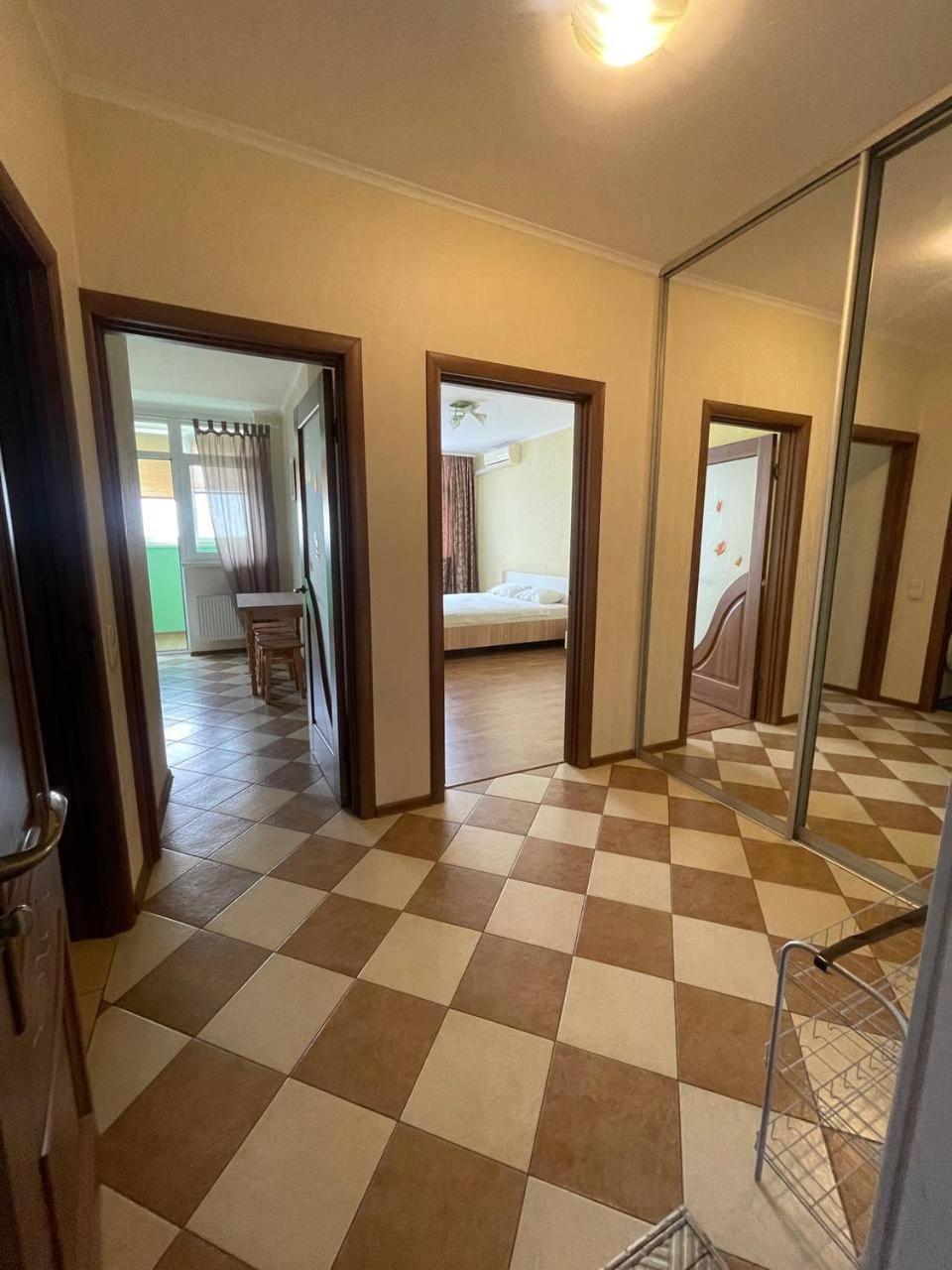 Apartment Voskresenska 18 , Парковые Озера 基輔 外观 照片